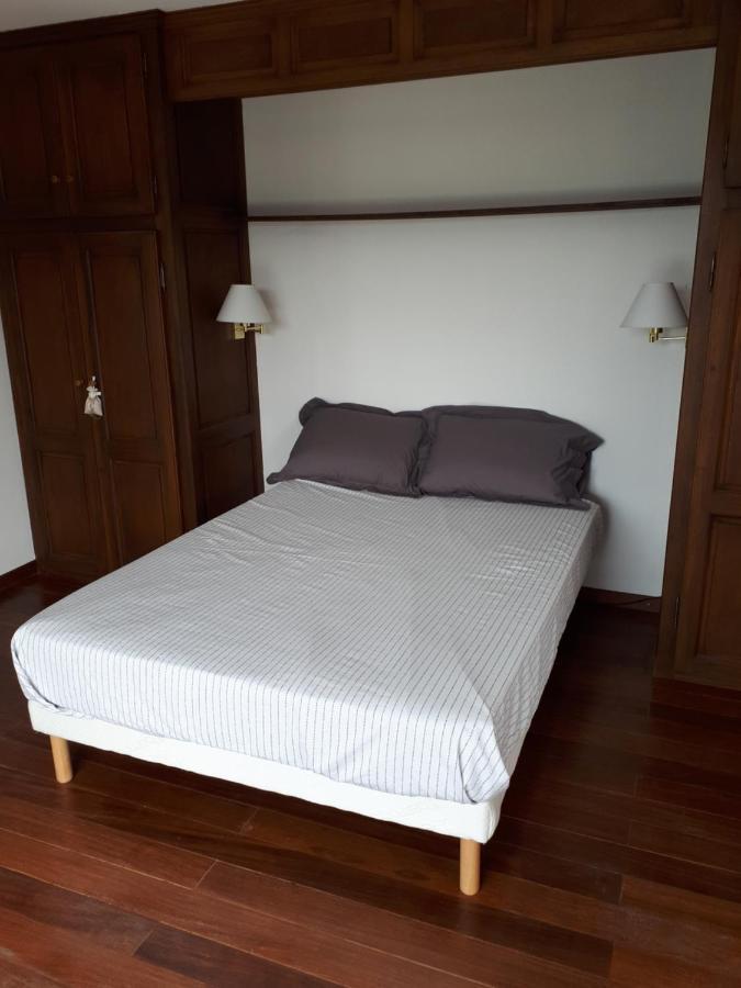 L'Oustaou De L'Estama Bed & Breakfast Rocbaron Ngoại thất bức ảnh